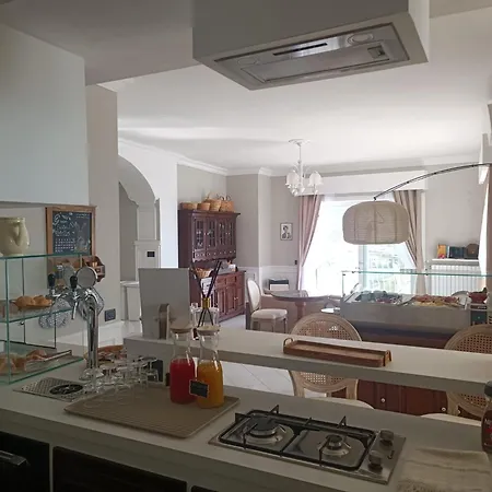 לינה וארוחת בוקר Relais Tiare באקולי