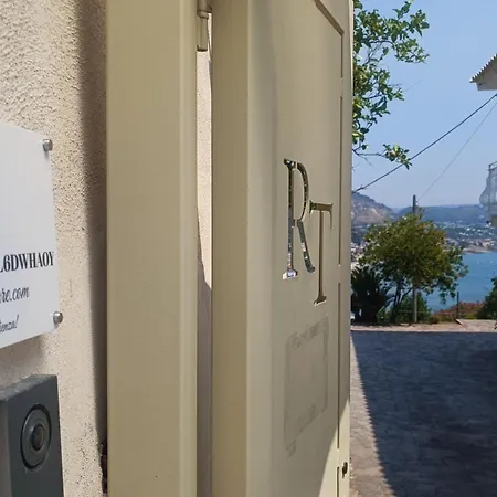 לינה וארוחת בוקר Relais Tiare 4*